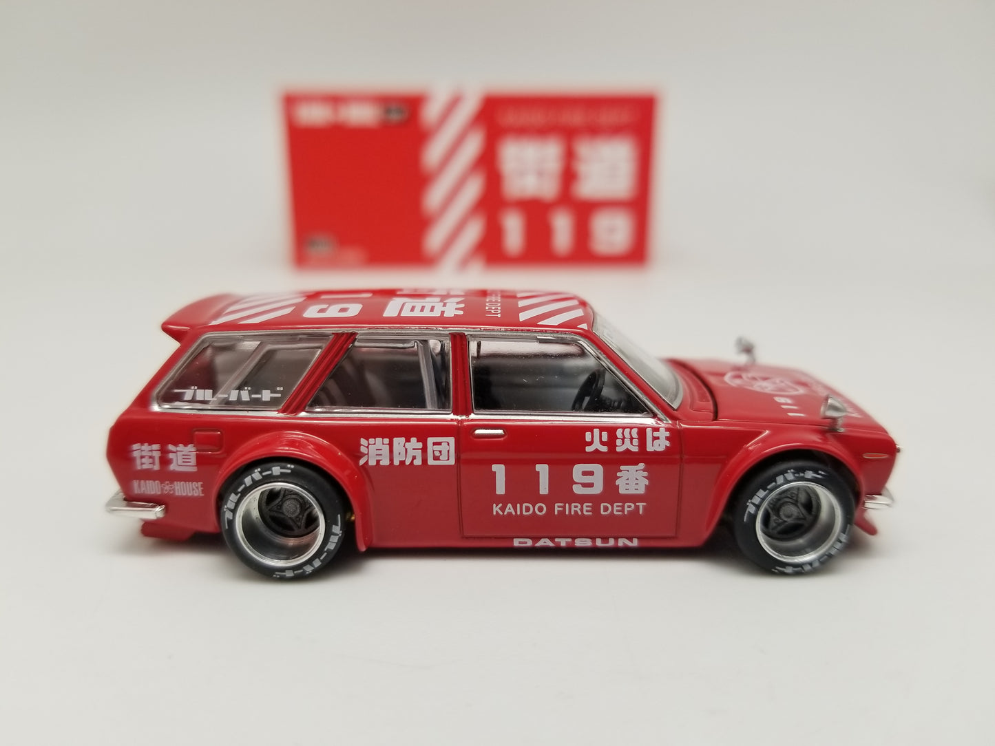 Kaido House 020 MiniGT - Datsun 510 Fire Wagon