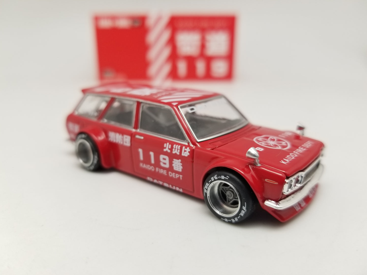 Kaido House 020 MiniGT - Datsun 510 Fire Wagon