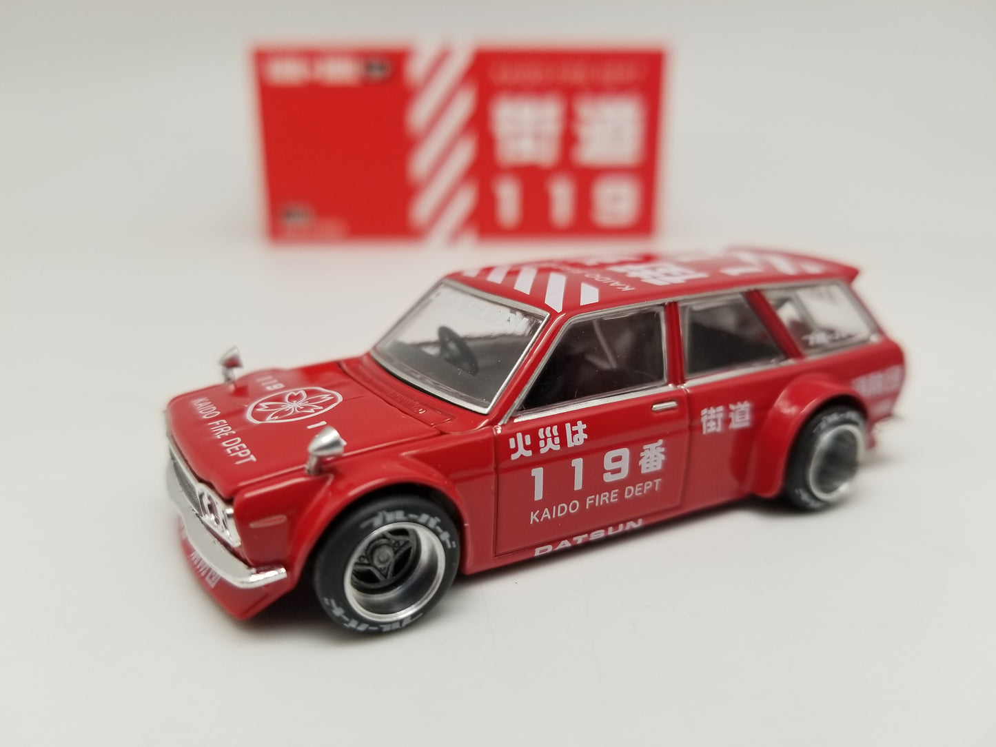 Kaido House 020 MiniGT - Datsun 510 Fire Wagon