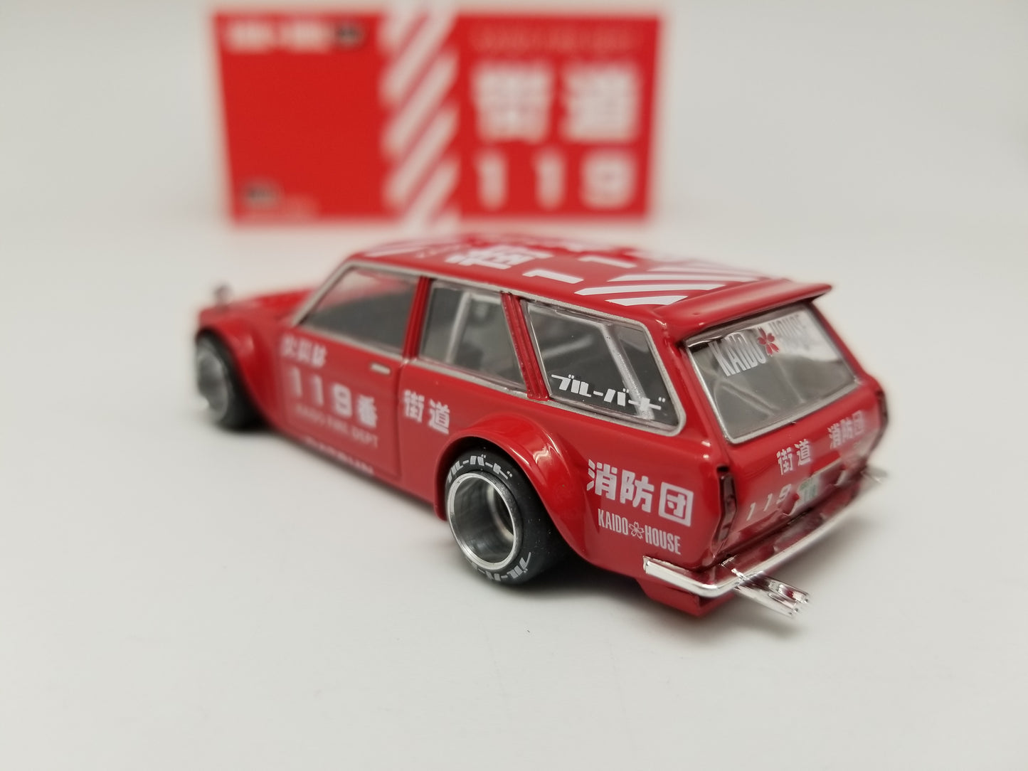 Kaido House 020 MiniGT - Datsun 510 Fire Wagon