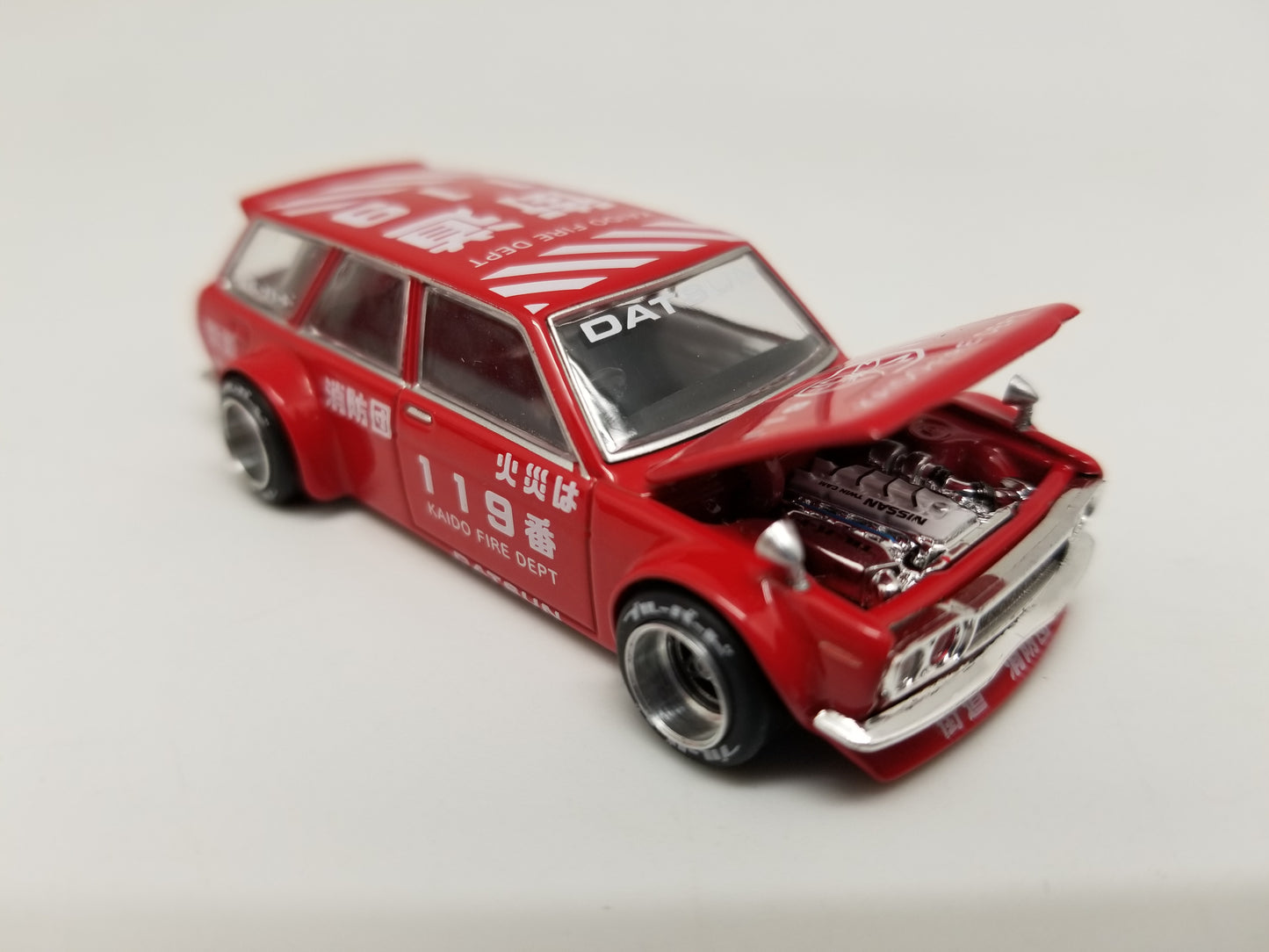 Kaido House 020 MiniGT - Datsun 510 Fire Wagon
