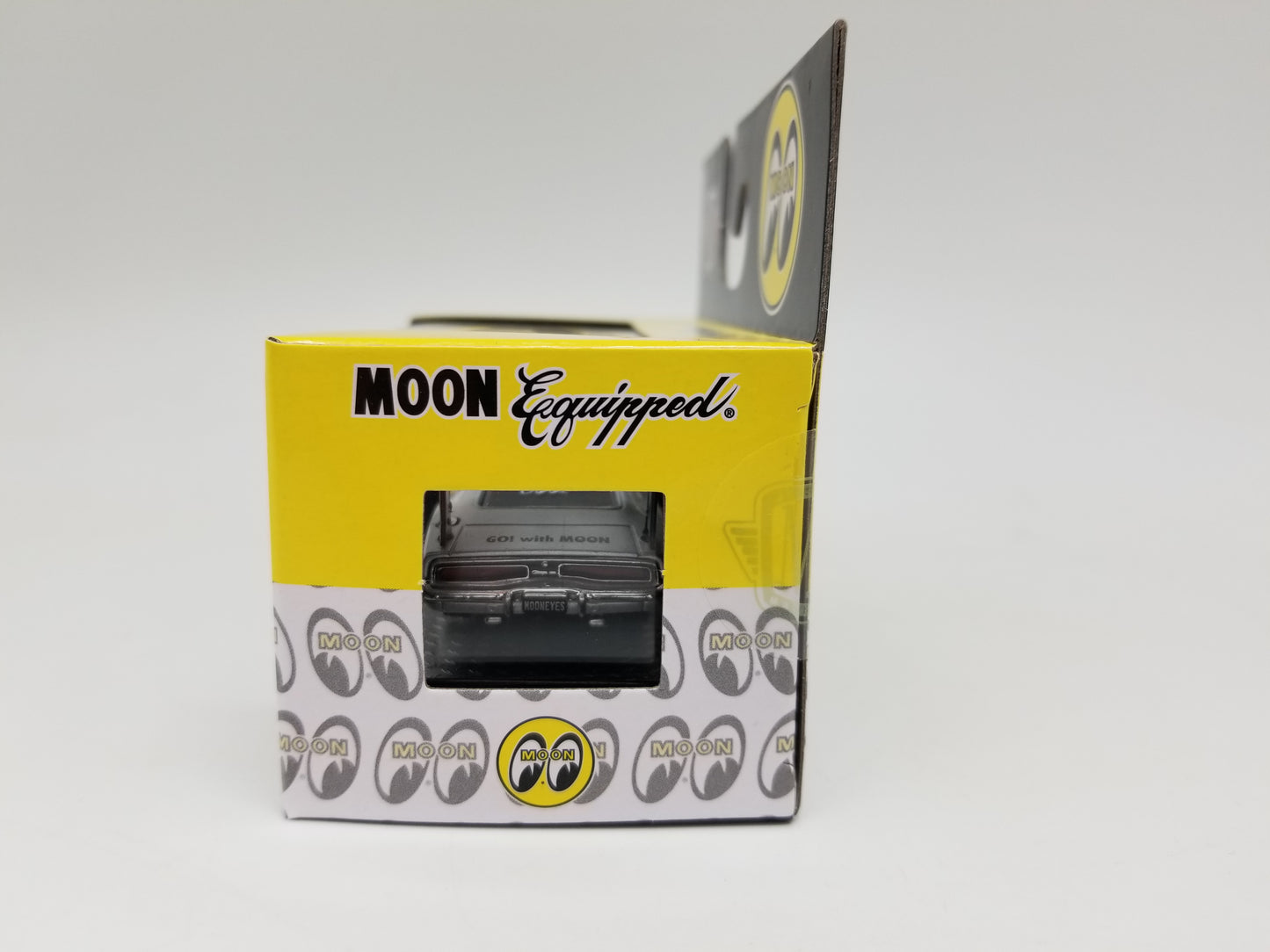 M2 1969 Dodge Charger Daytona HEMI - Moon Equipped