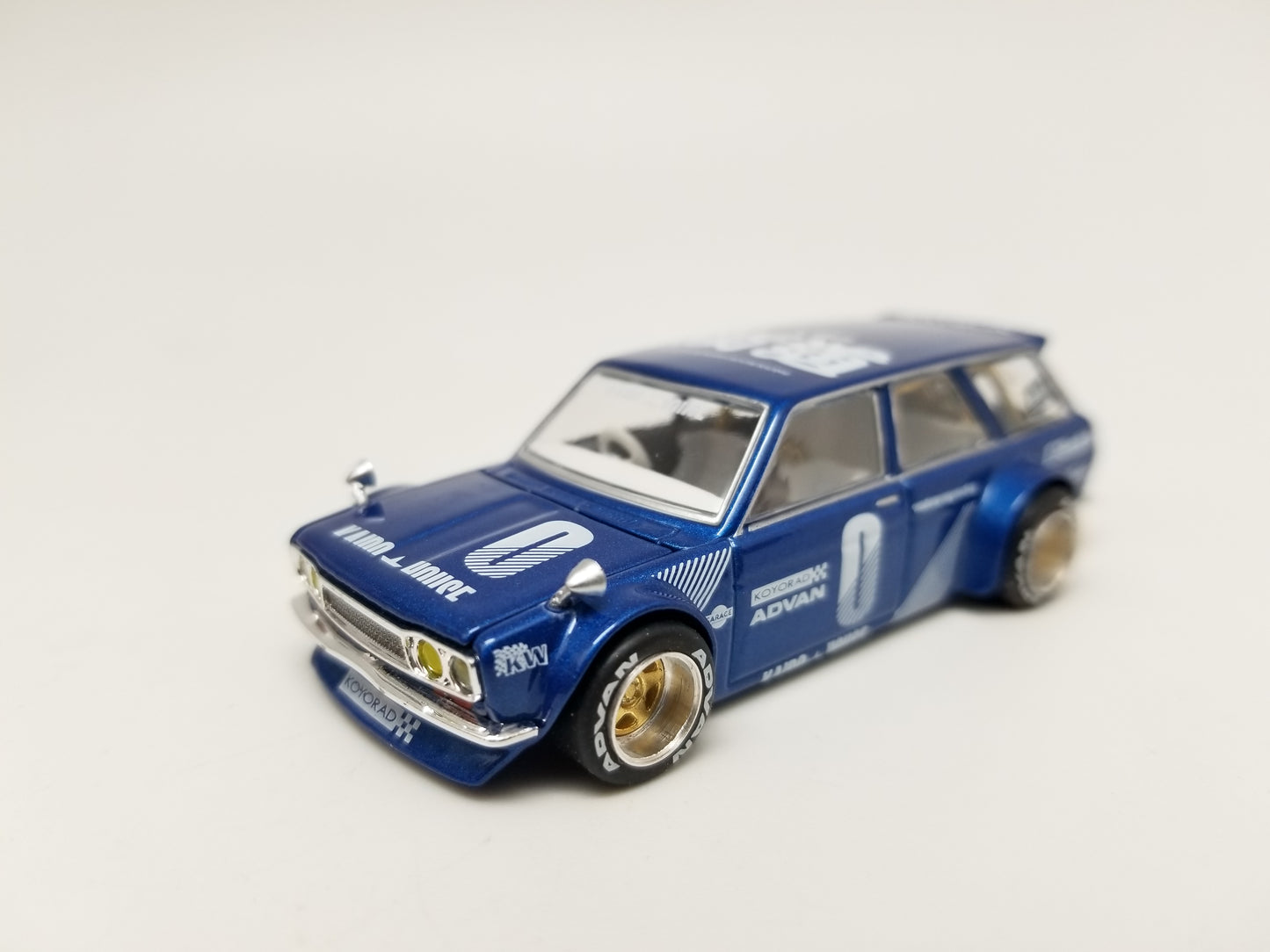 Kaido House 011 MiniGT - Datsun 510 Wagon - BLUE