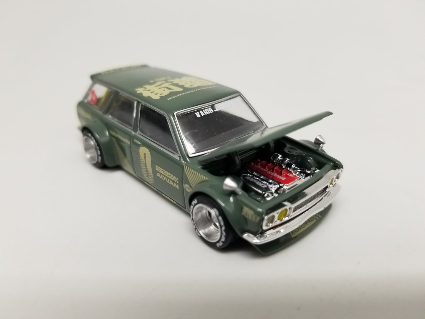 Kaido House 010 MiniGT - Datsun 510 Wagon - GREEN
