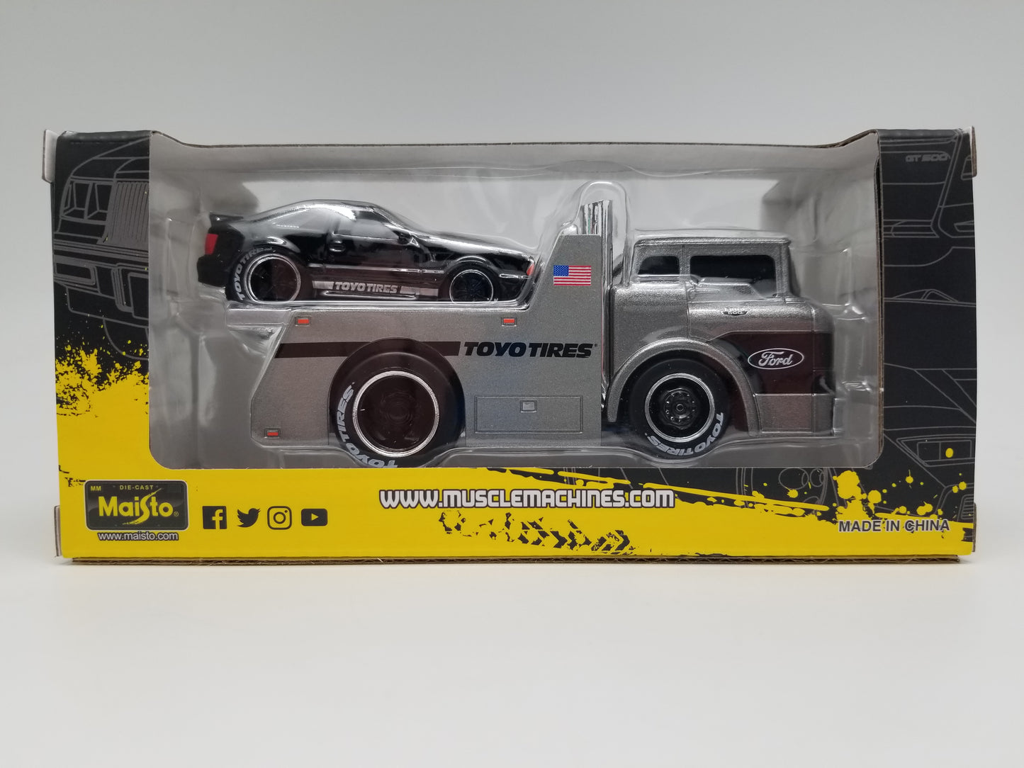 MM #23 - Ford C600 & Ford Mustang SVT Cobra