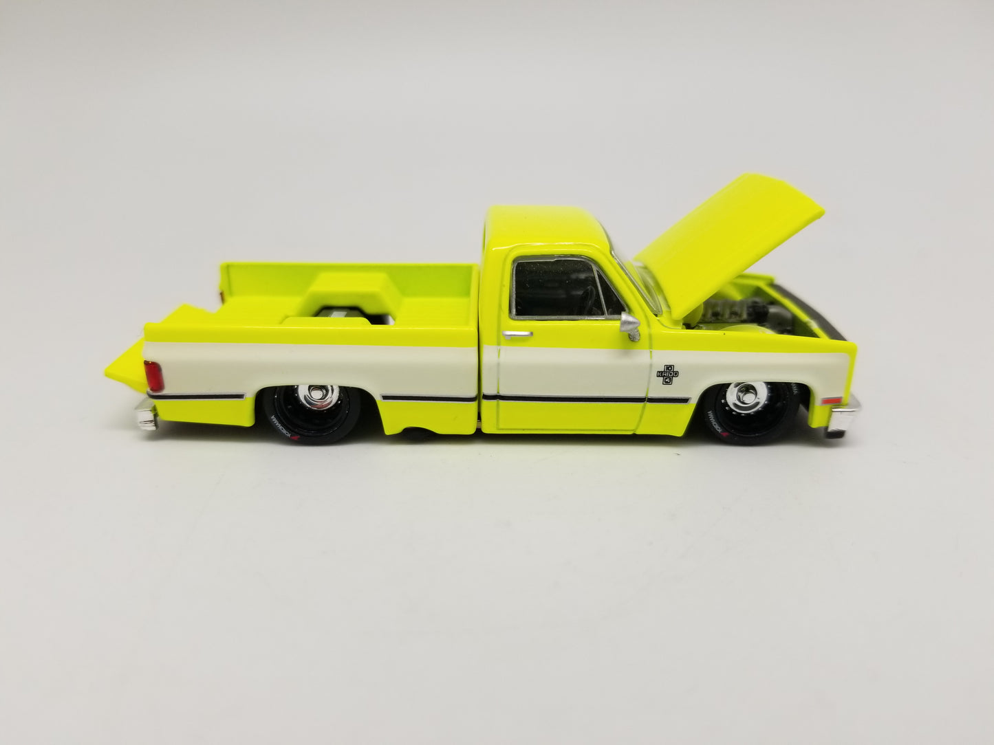 Kaido House *OPEN BOX* 112 Chevrolet Silverado FLO RHD