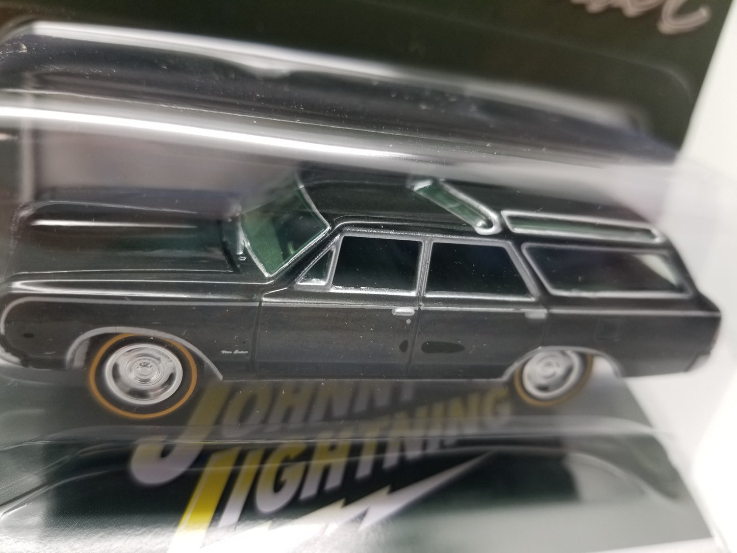 JL 1964 Olds Vista Cruiser w/ Tin - Jade Mist Poly