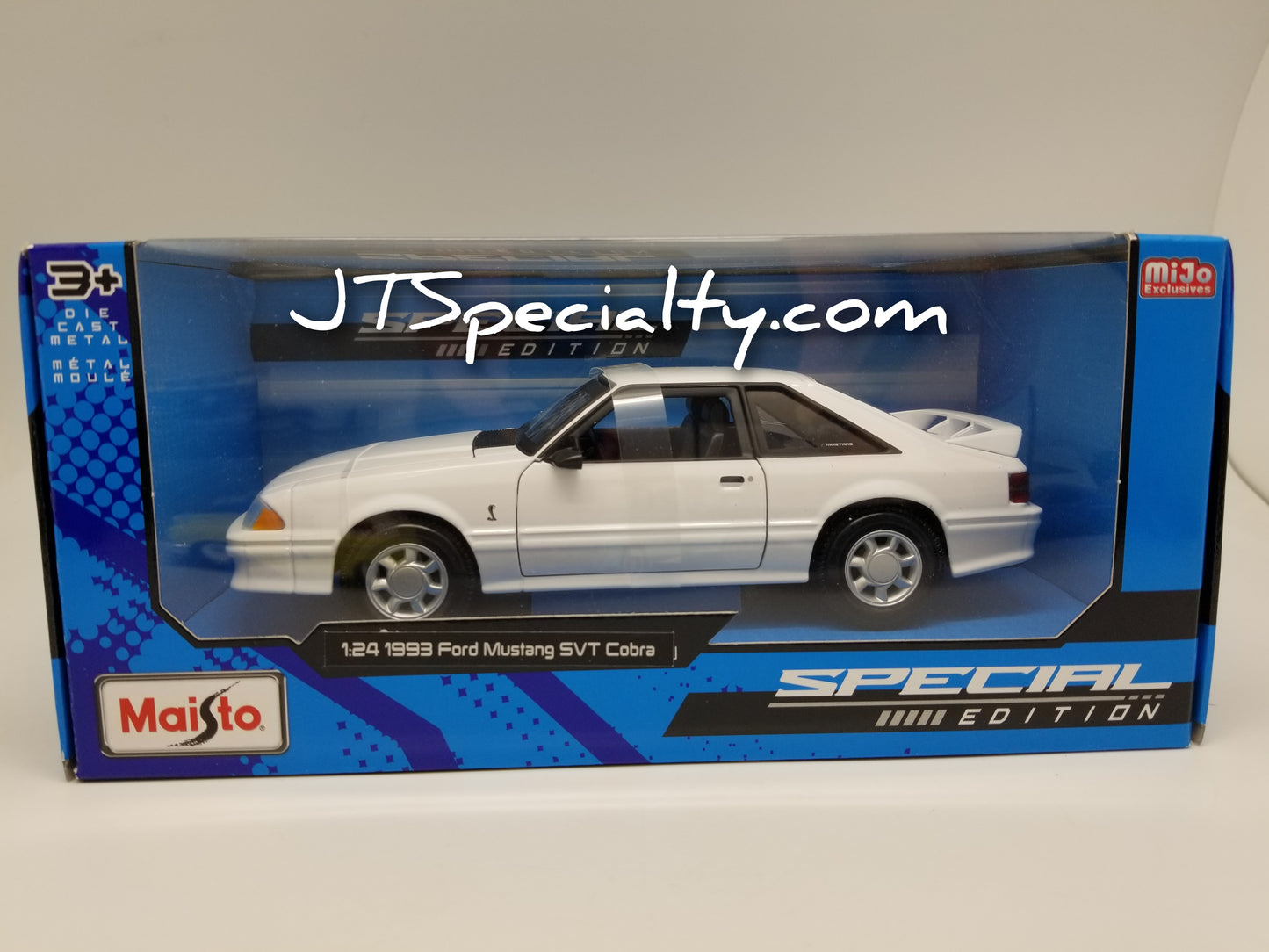 Maisto 1:24 Scale - 1993 Ford Mustang SVT COBRA - WHITE