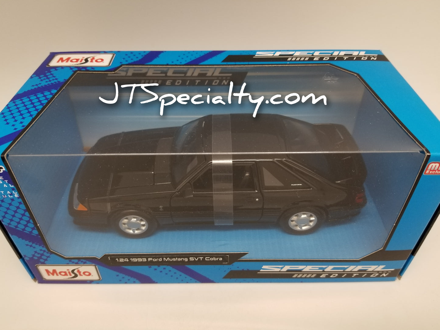 Maisto 1:24 Scale - 1993 Ford Mustang SVT COBRA - BLACK