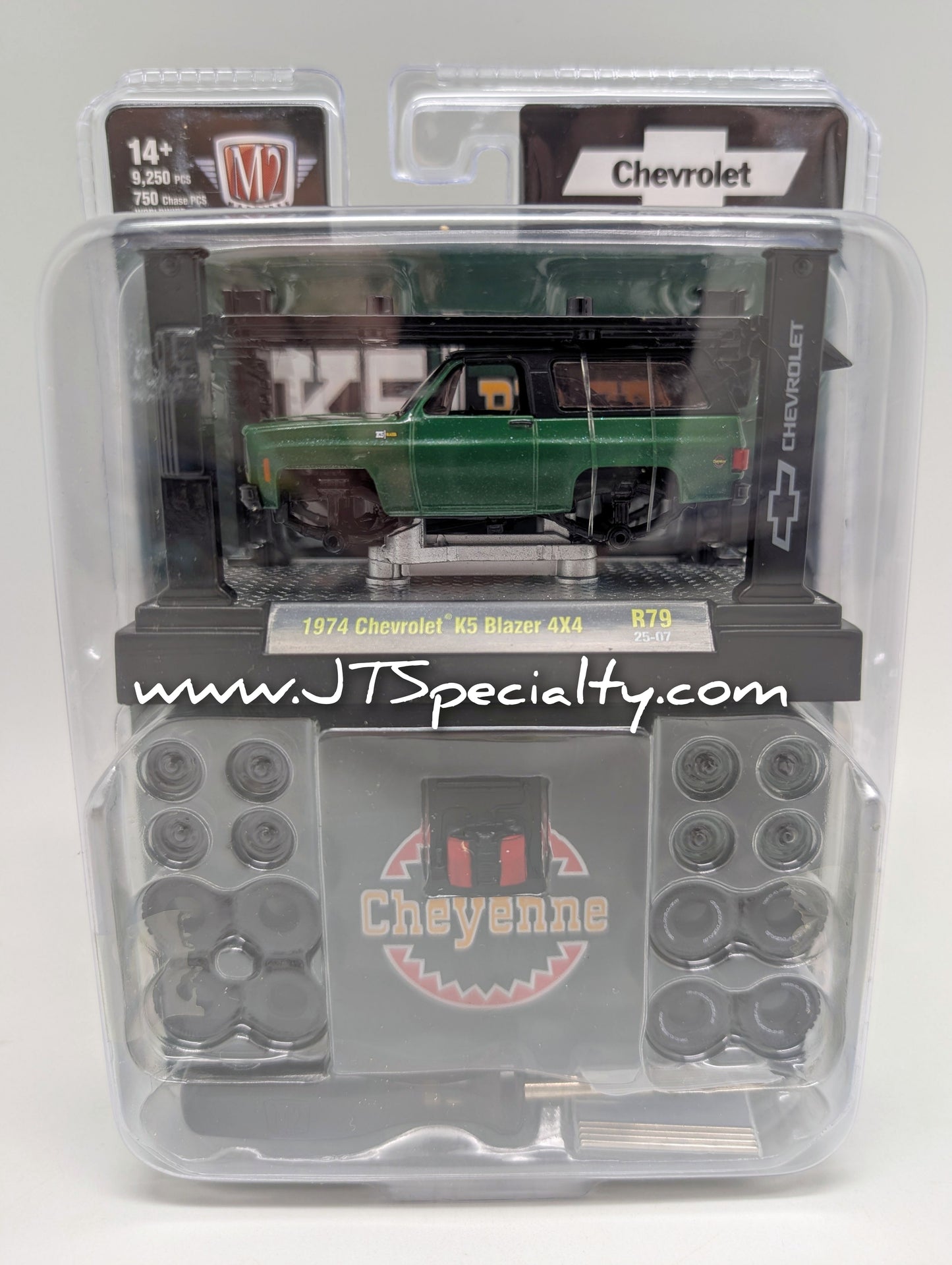 M2 1974 Chevrolet K5 Blazer 4X4 - Model Kit