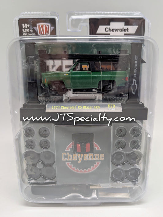 M2 1974 Chevrolet K5 Blazer 4X4 - Model Kit