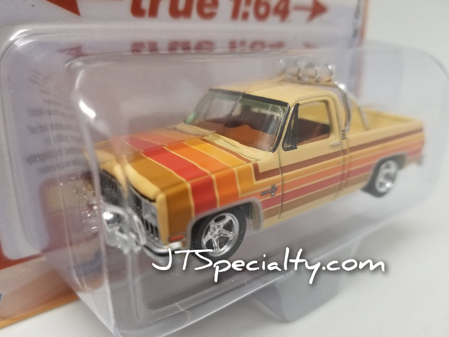 AW 1981 Chevrolet Silverado Lowered Fleetside - Cream w/ stripes