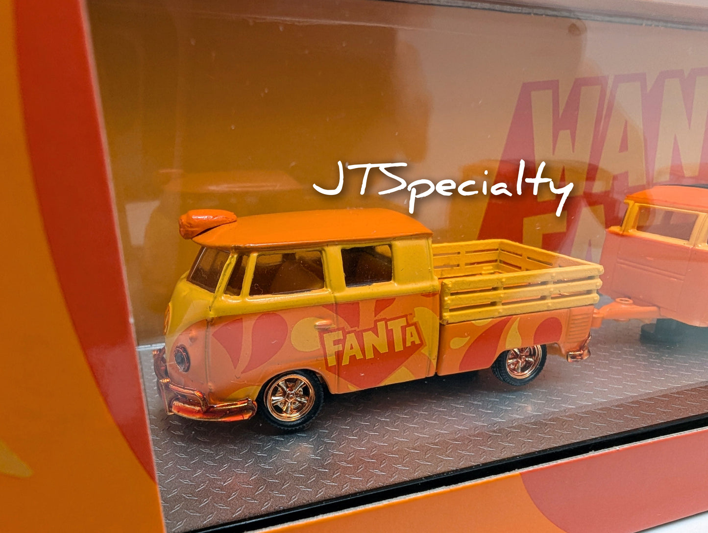 M2 CHASE 1960 VW Double Cab Truck & 1960 VW 15-Window Bus – Fanta Auto Hauler