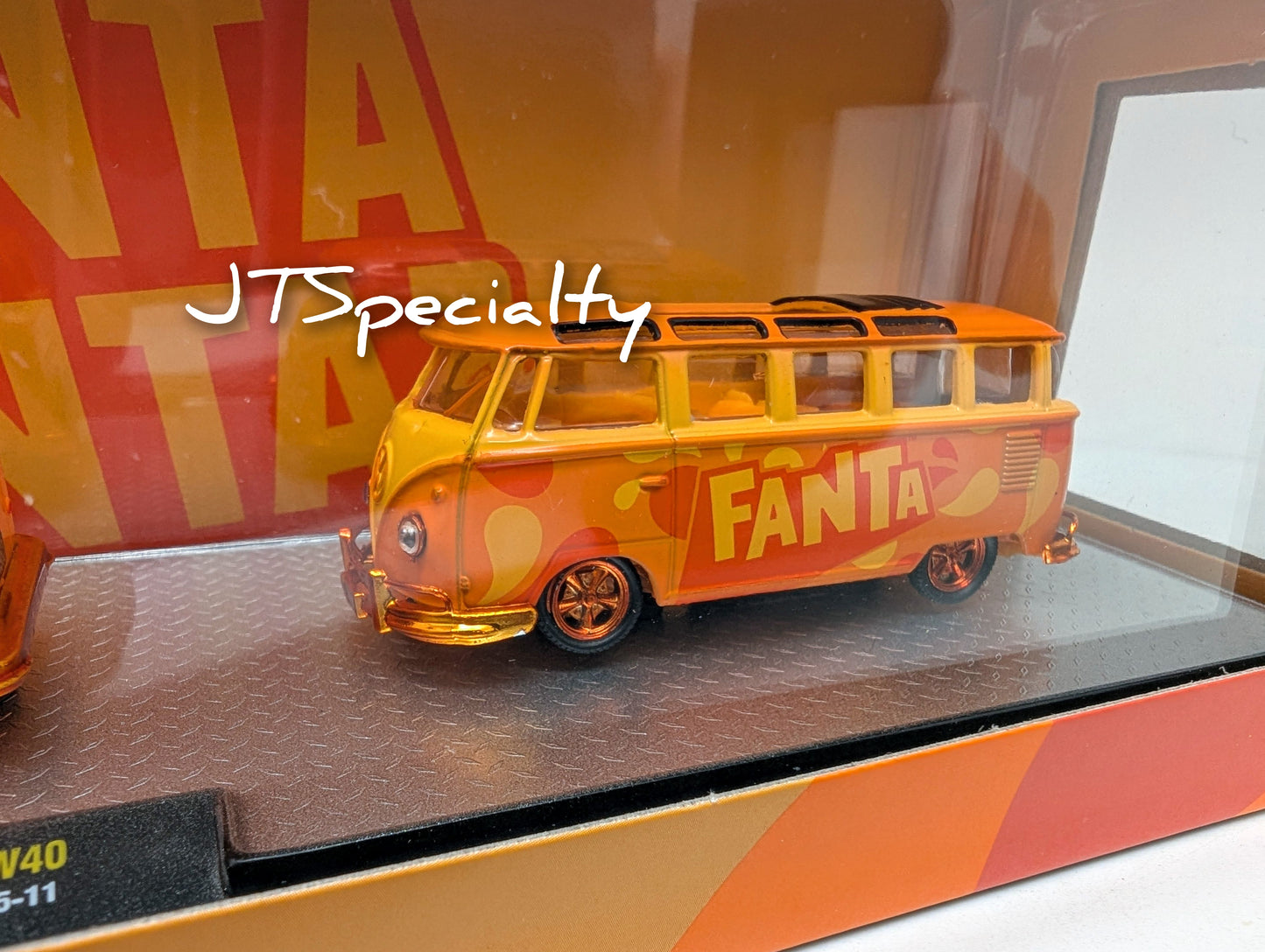 M2 CHASE 1960 VW Double Cab Truck & 1960 VW 15-Window Bus – Fanta Auto Hauler