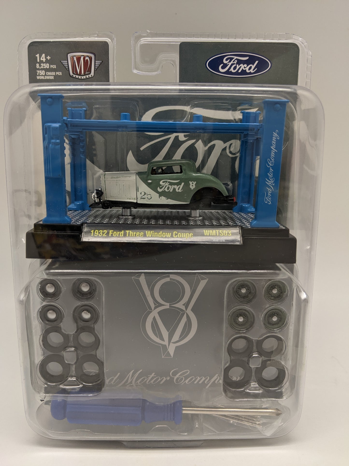 M2 1932 Ford Three Window Coupe - Model Kit