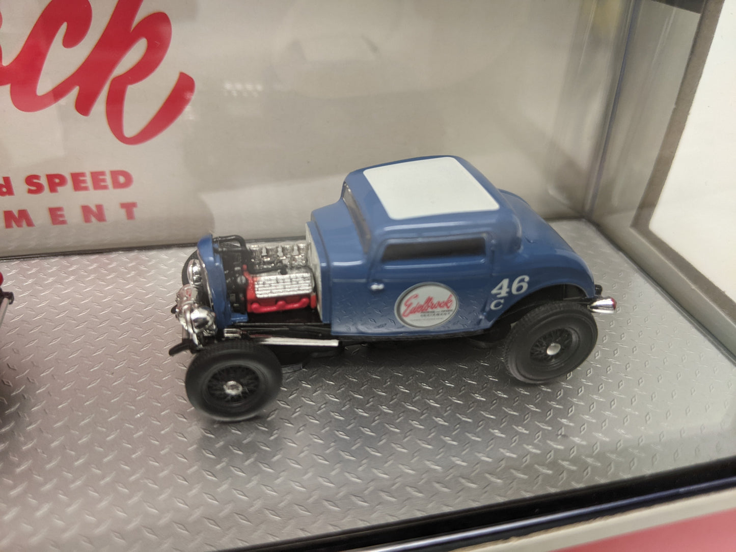 M2 1932 Ford Roadster, Tudor Sedan & Three Window Coupe - Edelbrock