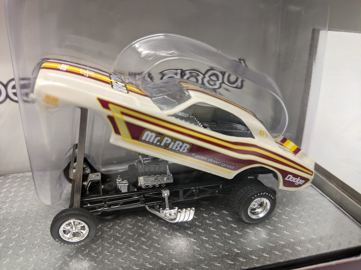 M2 1966 Dodge L600 COE & 1971 Dodge Challenger Funny Car - Mr Pibb