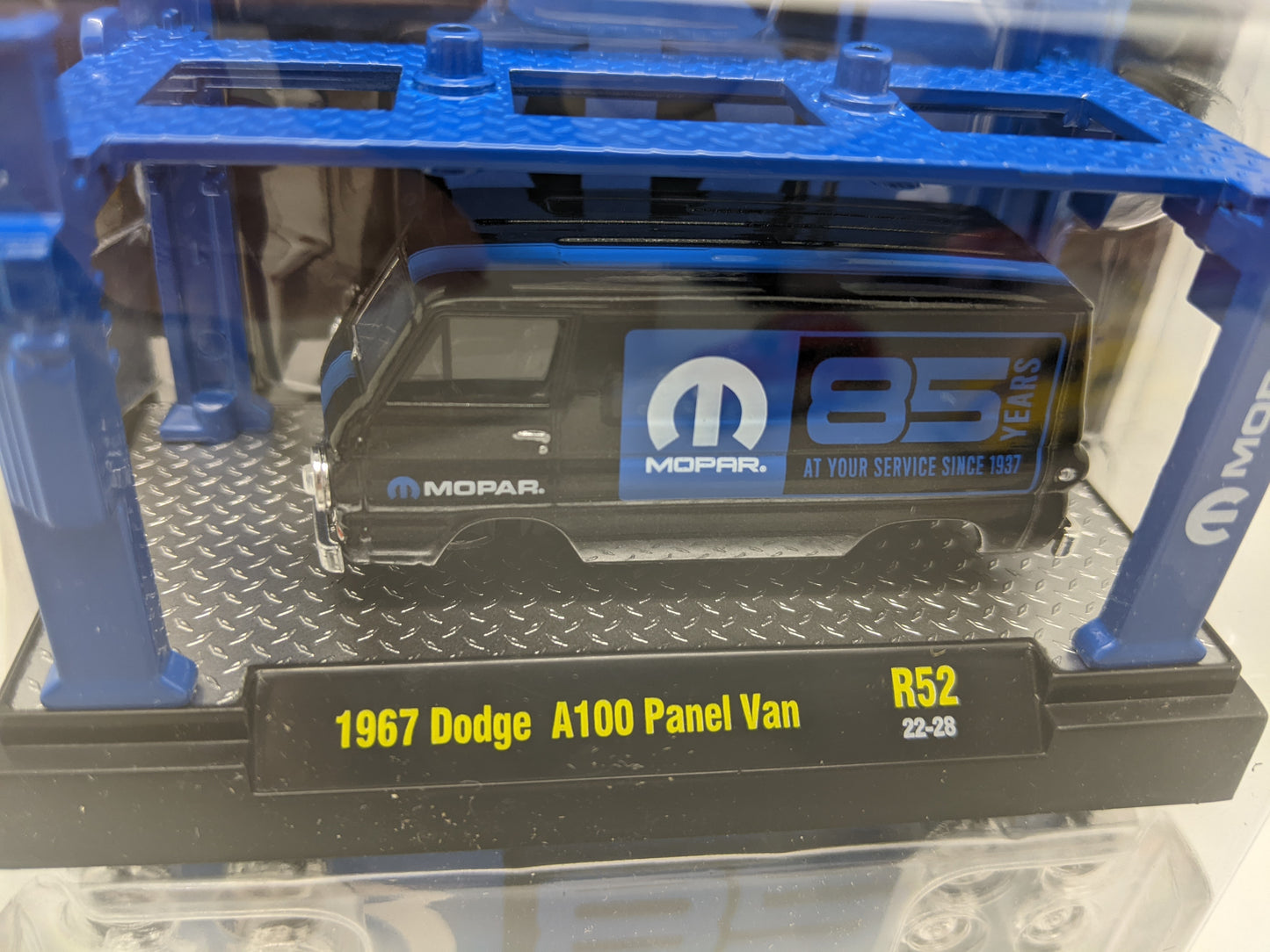 M2 1967 Dodge A100 Panel Van - Model Kit