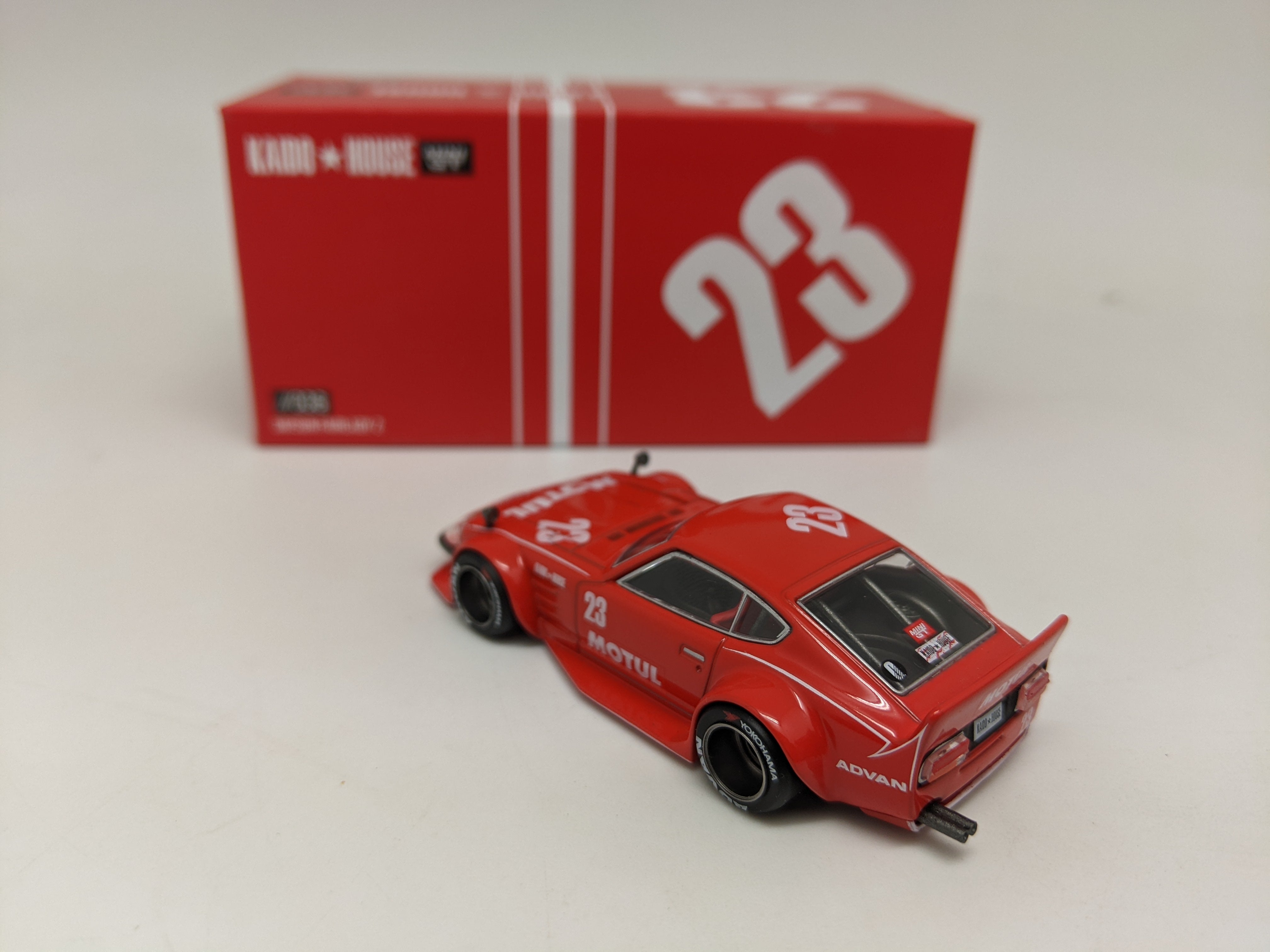 Kaido House 036 MiniGT - Datsun Kaido Fairlady Z - RED MOTUL 23 