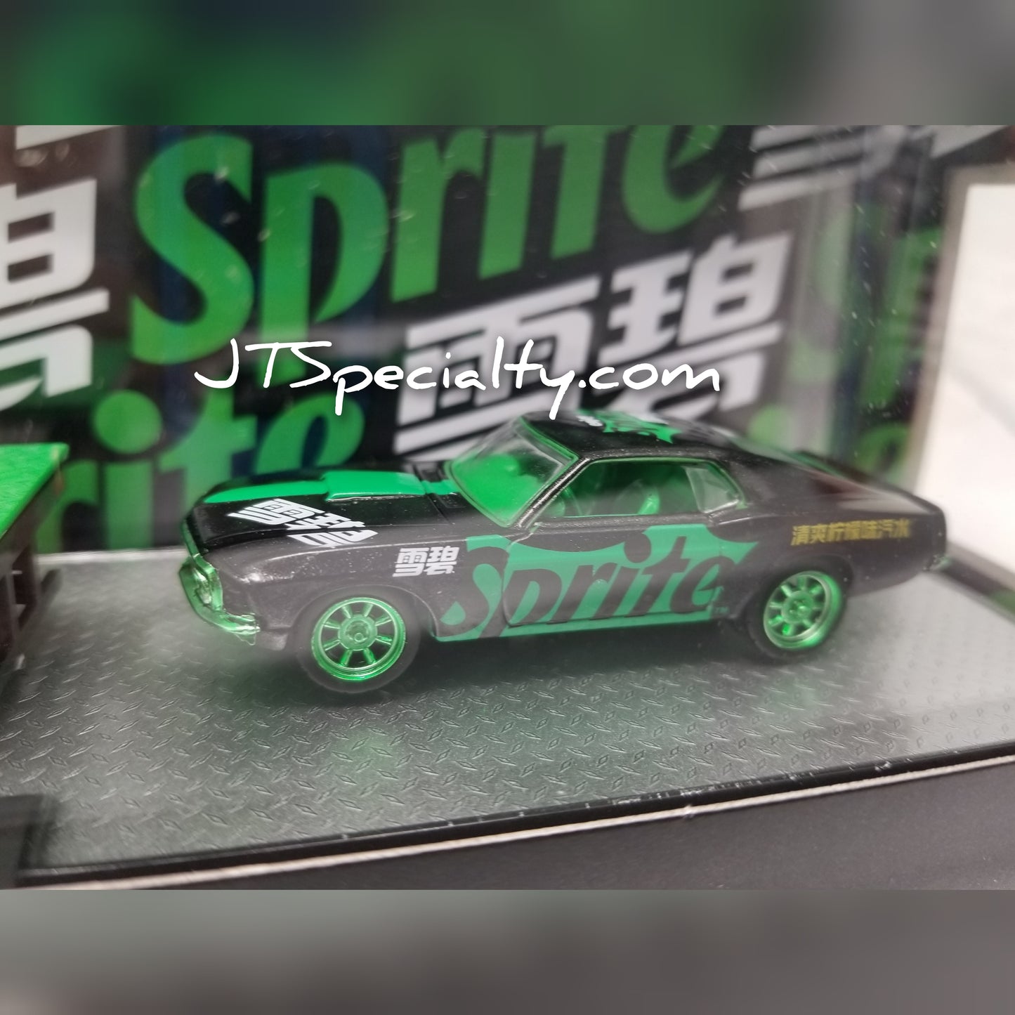 M2 CHASE 1970 Ford C-950 & 1970 Ford Mustang – Sprite Auto Hauler