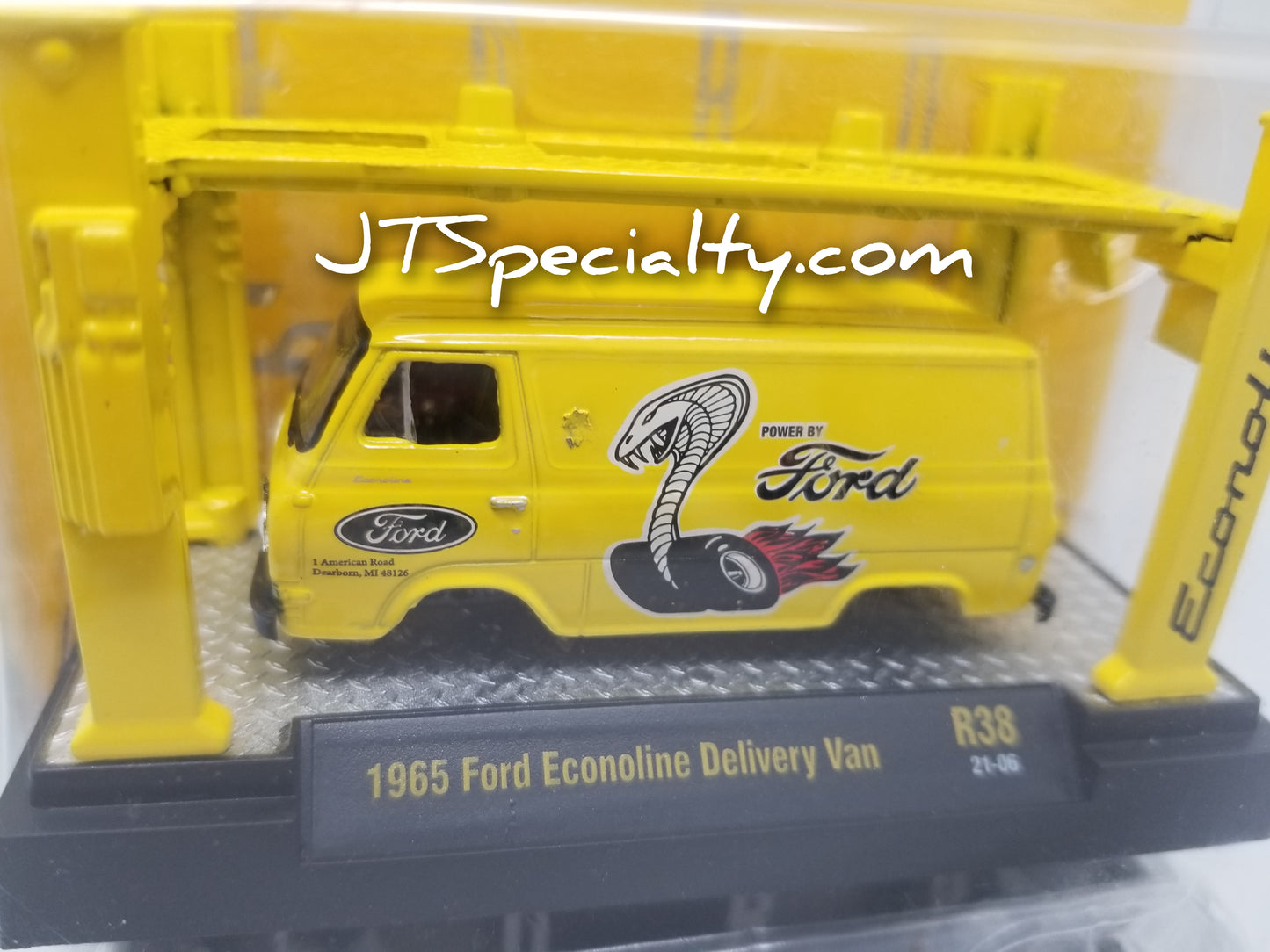 M2 - 1965 Ford Econoline Delivery Van - Model Kit