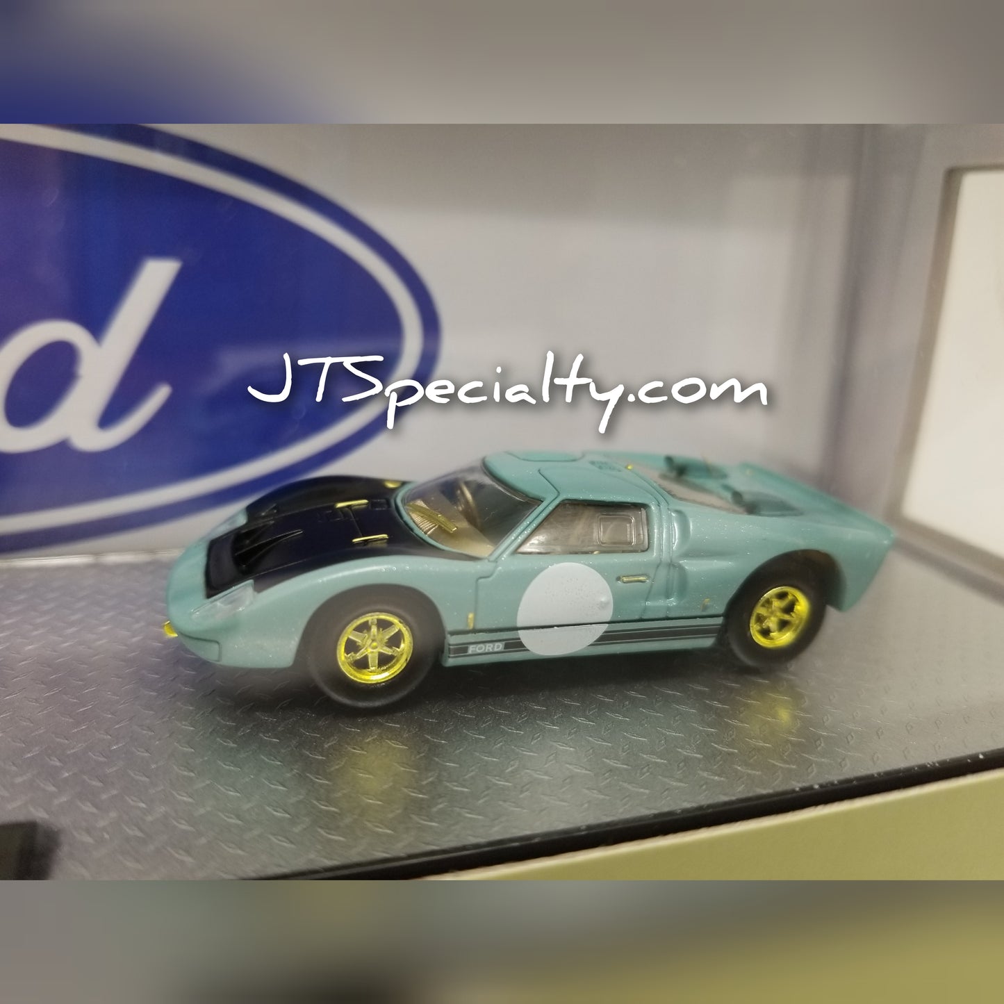 M2 CHASE 1969 Ford F-350 & 1966 Ford GT40 MK2 - Auto Hauler