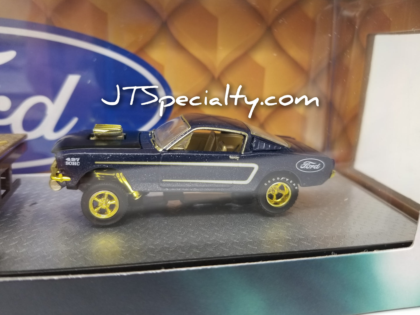 M2 CHASE 1990 Ford C-8000 & 1966 Mustang Gasser - Auto Hauler