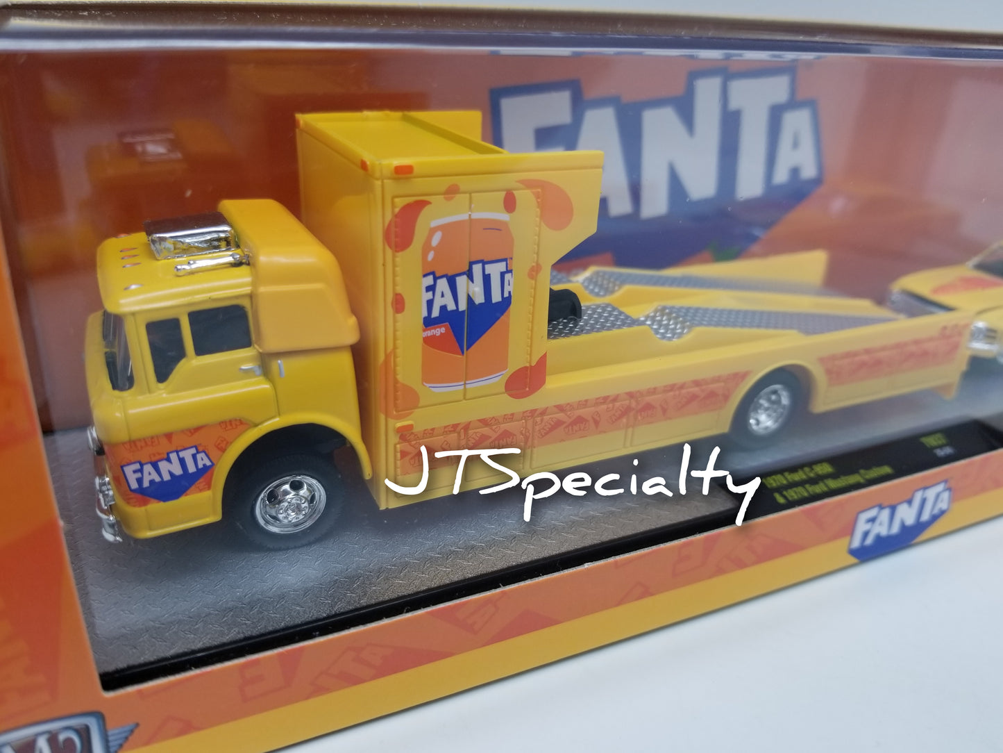 M2 1970 Ford C-950 & 1970 Mustang - Fanta Auto Hauler