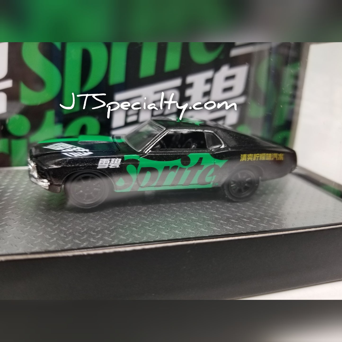 M2 1970 Ford C-950 & 1970 Ford Mustang – Sprite Auto Hauler