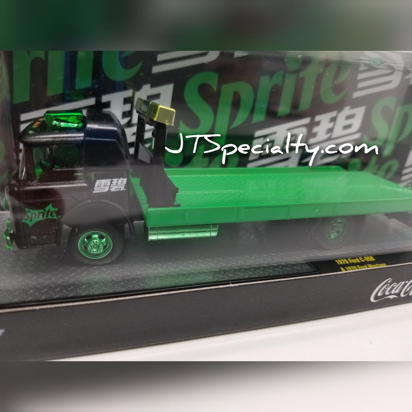 M2 CHASE 1970 Ford C-950 & 1970 Ford Mustang – Sprite Auto Hauler