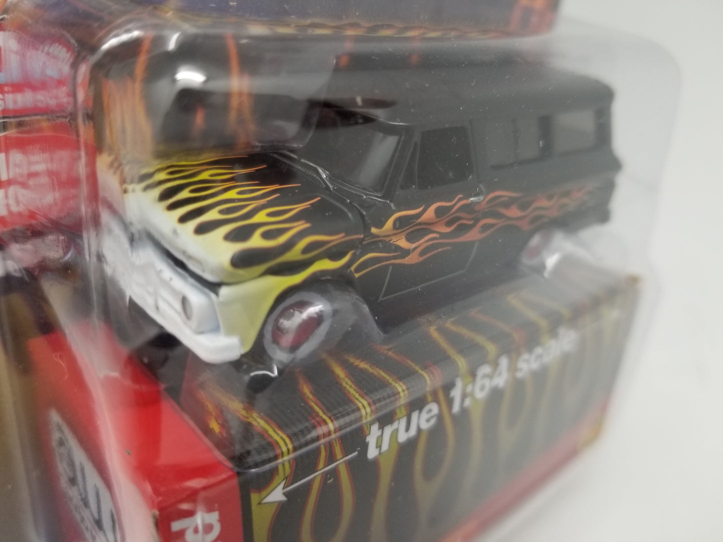AW 1965 Chevrolet Suburban - Flames