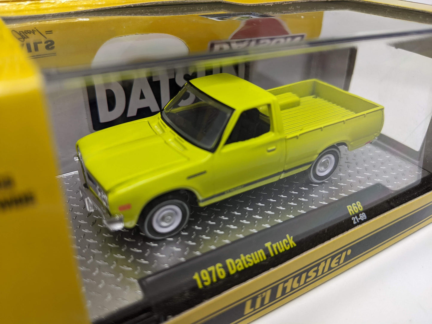 M2 1976 Datsun Truck