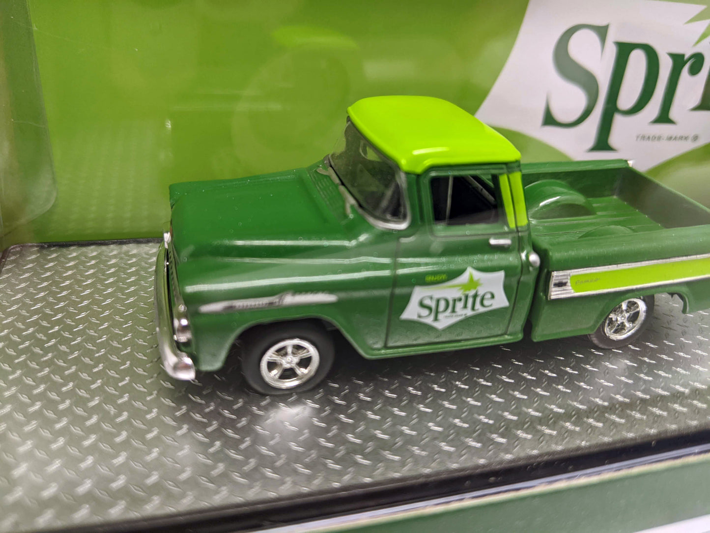 M2 1958 Chevrolet Cameo Truck & 1970 Chevrolet Chevelle SS 454 - Sprite