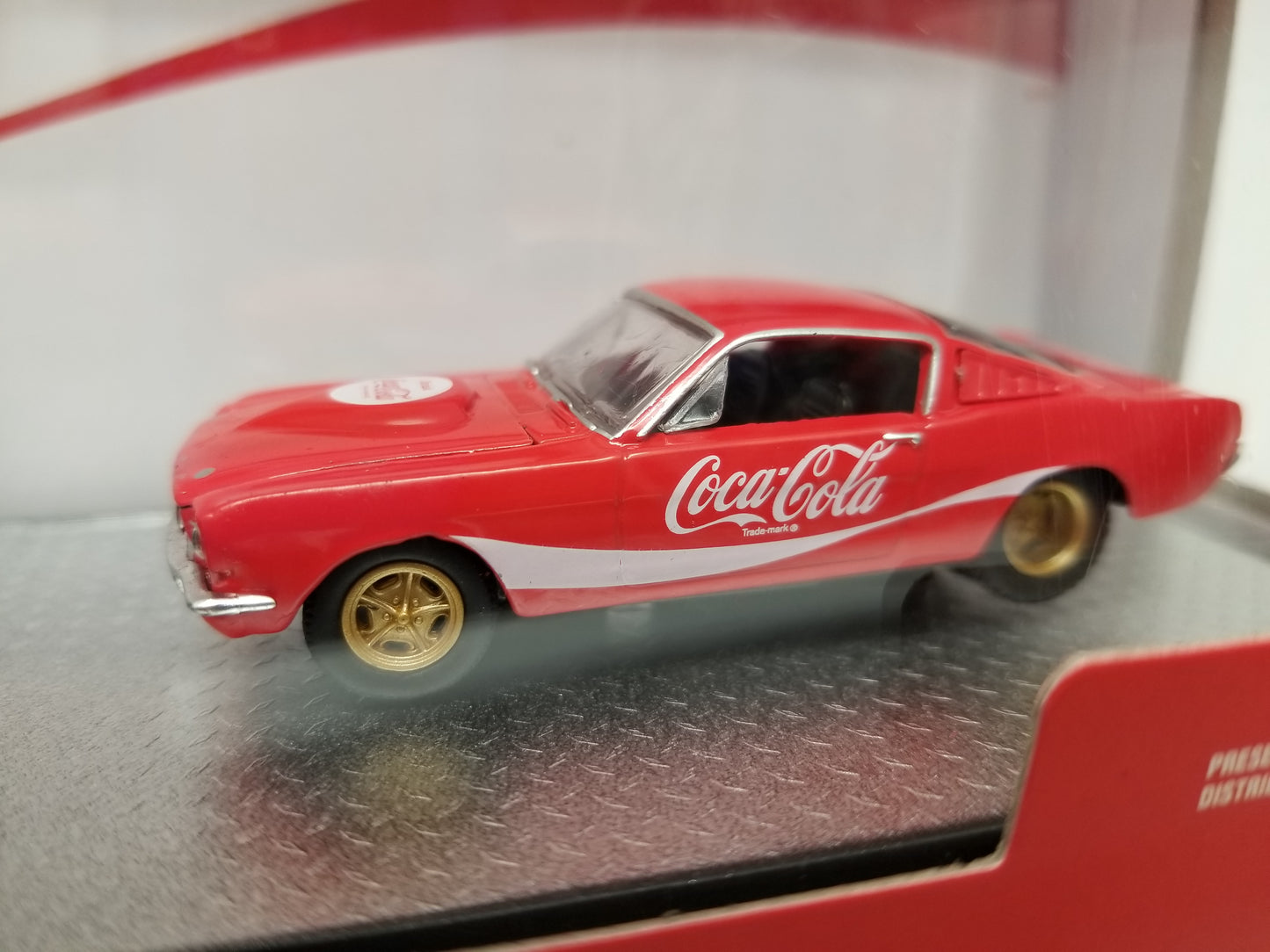 M2 1970 Ford C-950 & 1965 Ford Mustang Fastback 2+2 - Coca-Cola