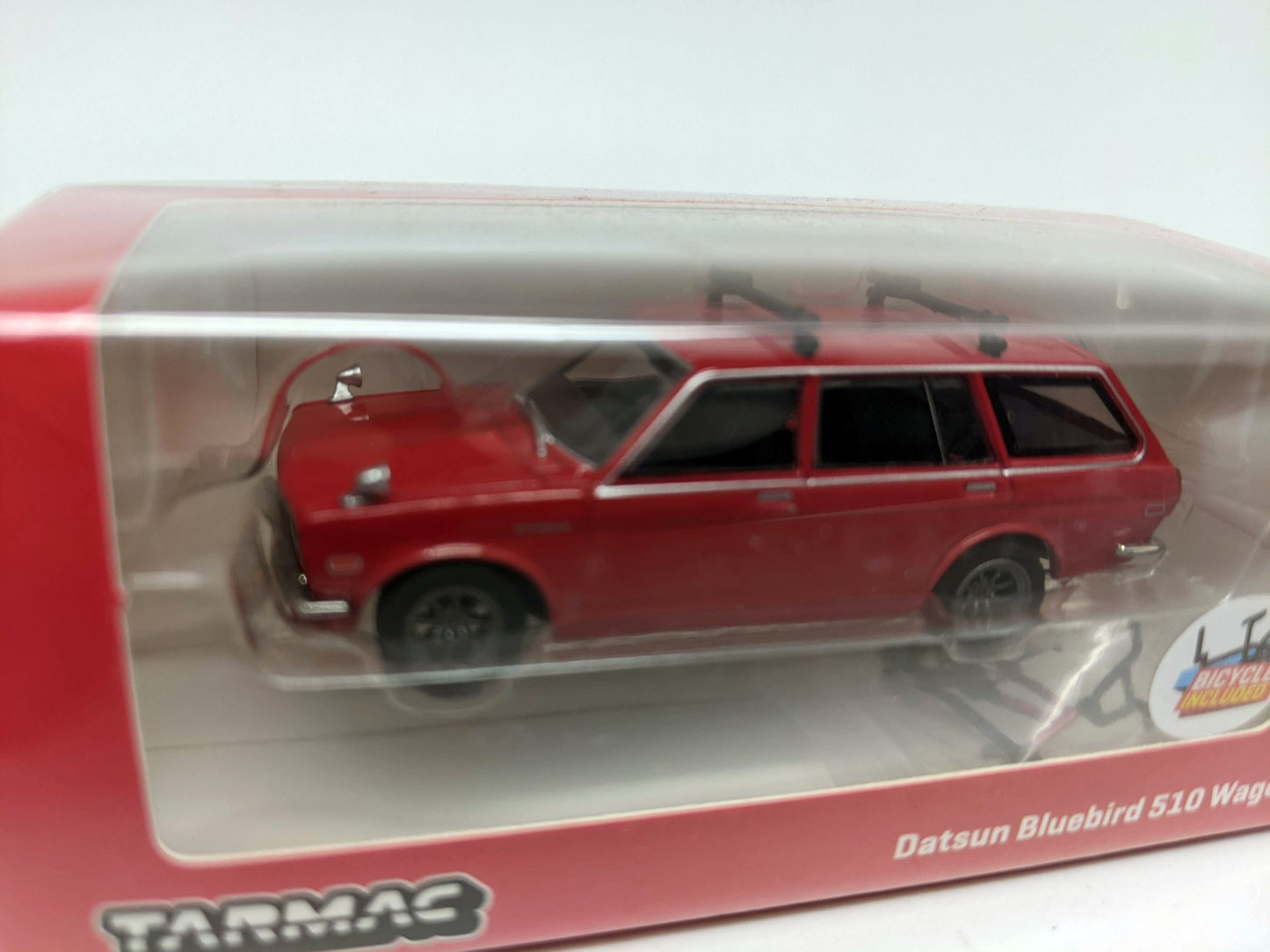 Tarmac Works - Datsun Bluebird 510 Wagon - RED