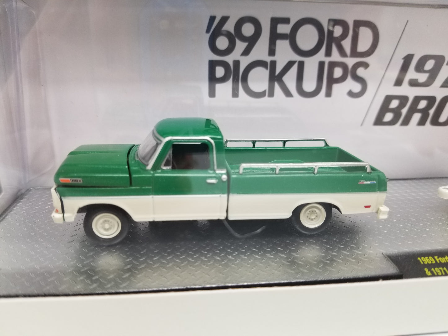 M2 1969 Ford F-100 Ranger Truck & 1971 Ford Bronco Auto Hauler