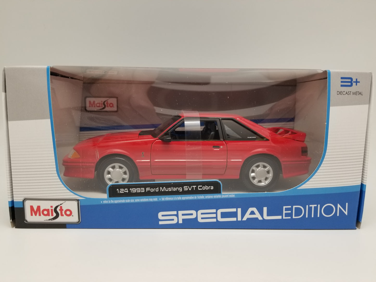 Maisto 1:24 Scale - 1993 Ford Mustang SVT COBRA - RED