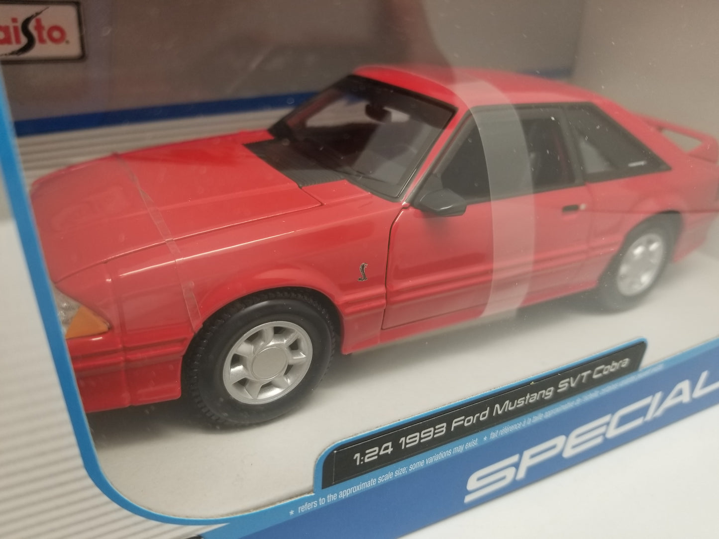 Maisto 1:24 Scale - 1993 Ford Mustang SVT COBRA - RED