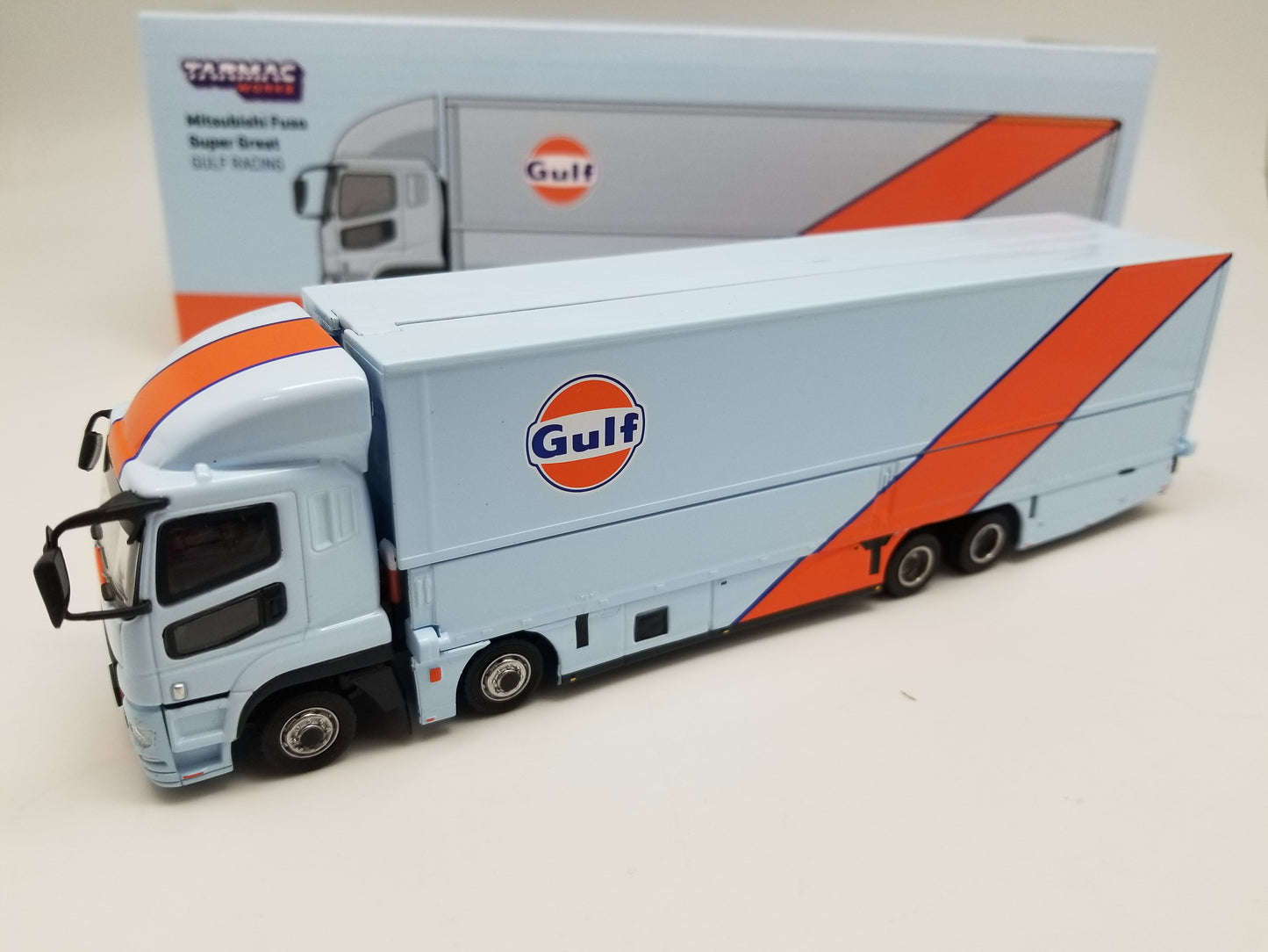 Tarmac Works - Mitsubishi Fuso Super Great - Gulf Racing 1:64 Scale