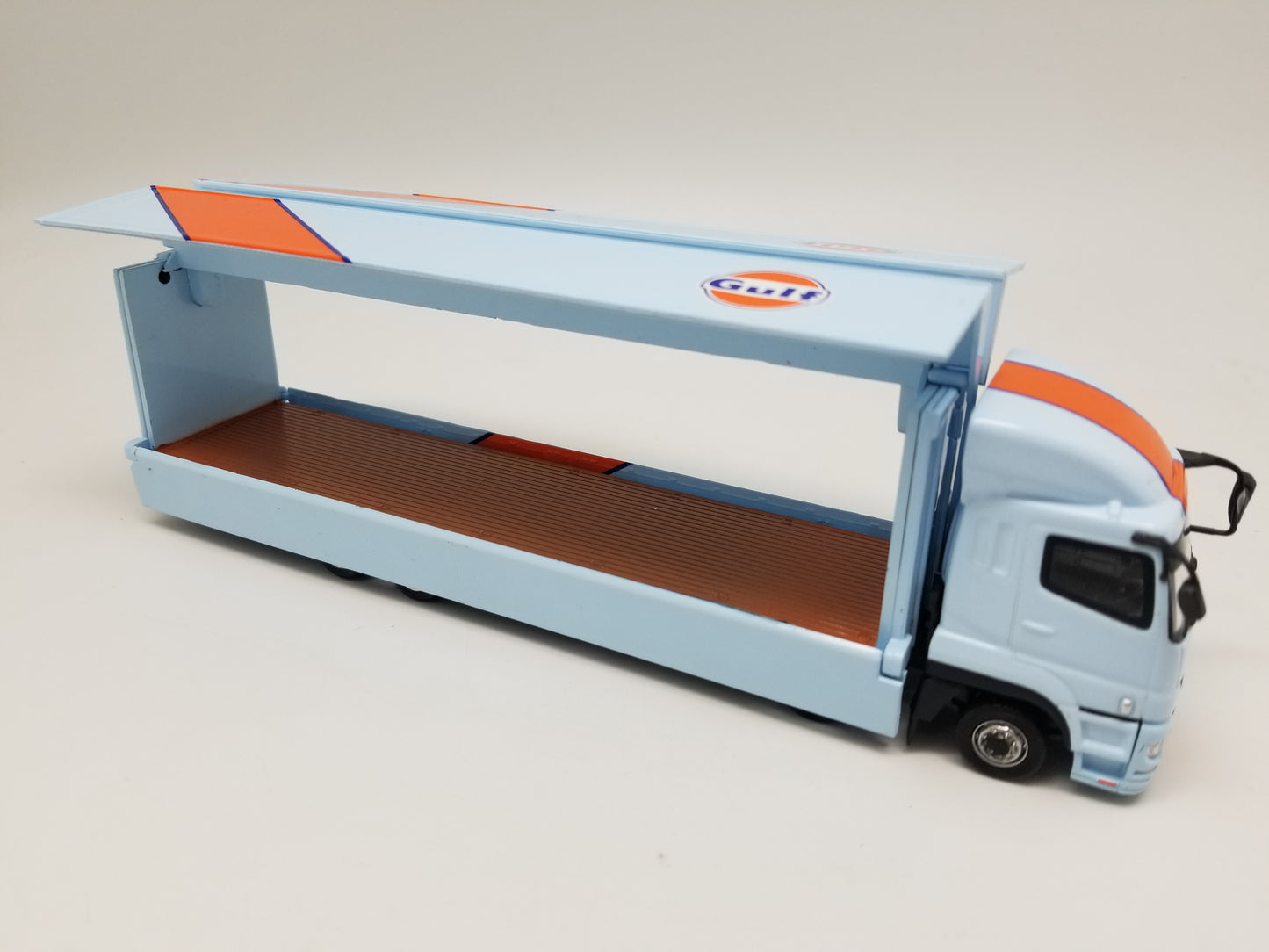 Tarmac Works - Mitsubishi Fuso Super Great - Gulf Racing 1:64 Scale