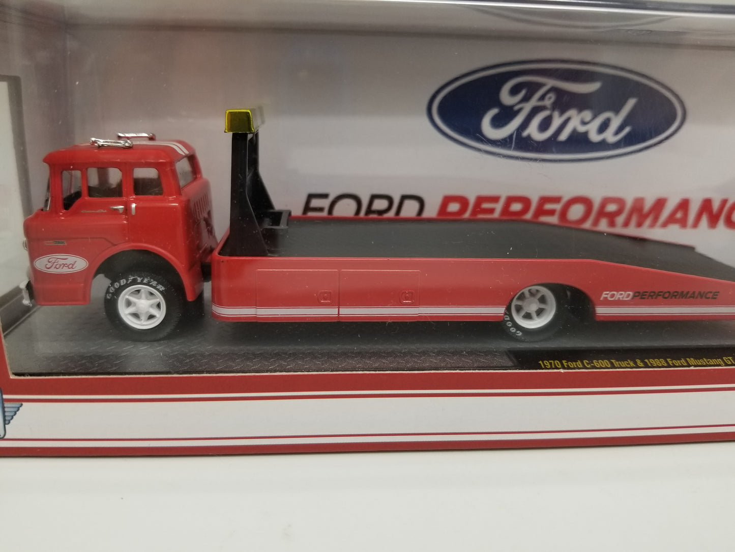 M2 1970 Ford C-600 Truck & 1988 Ford Mustang GT Auto Hauler