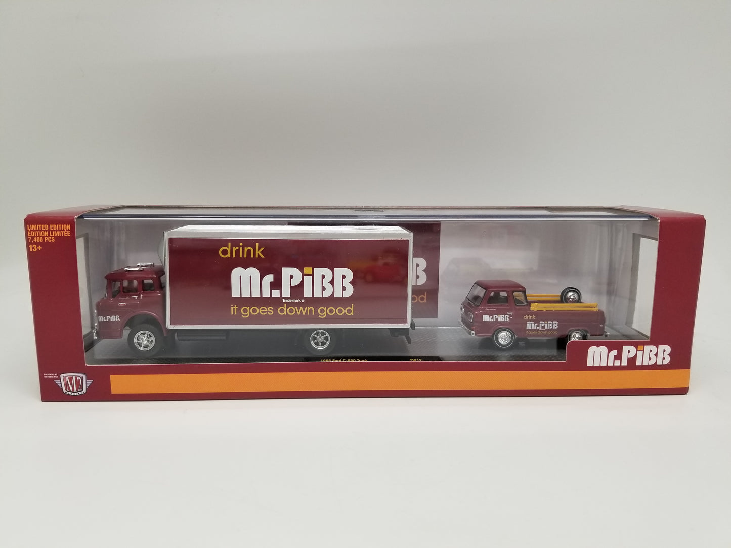 M2 1966 Ford C-950 Truck & 1964 Ford Econoline Truck - Mr Pibb Auto Hauler