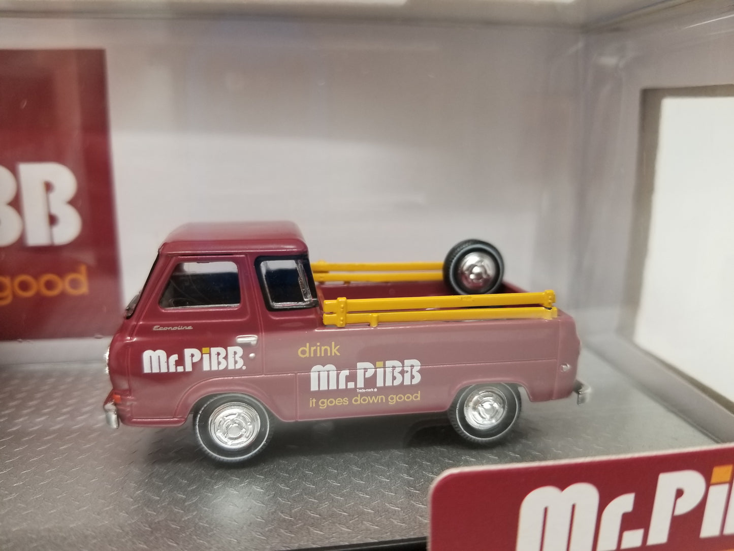 M2 1966 Ford C-950 Truck & 1964 Ford Econoline Truck - Mr Pibb Auto Hauler