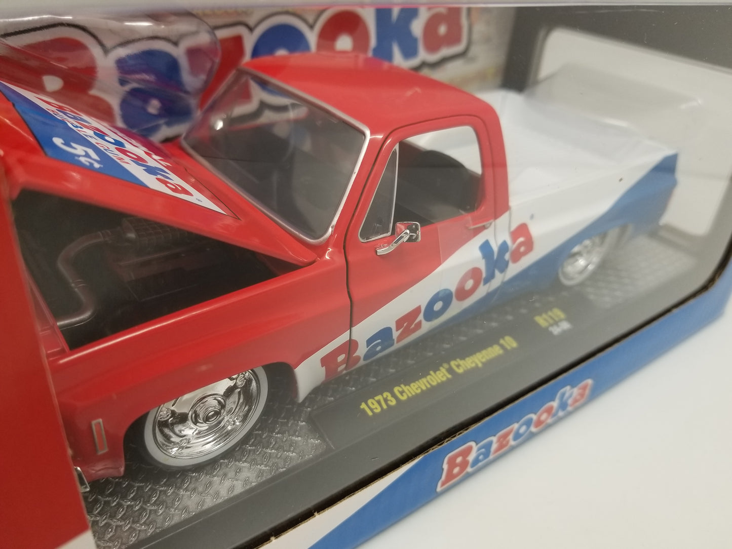 M2 1:24 Scale - 1973 Chevrolet Cheyenne 10 - Bazooka