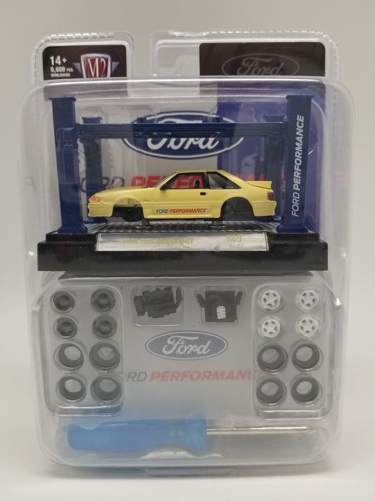 M2 1988 Ford Mustang GT - Model Kit