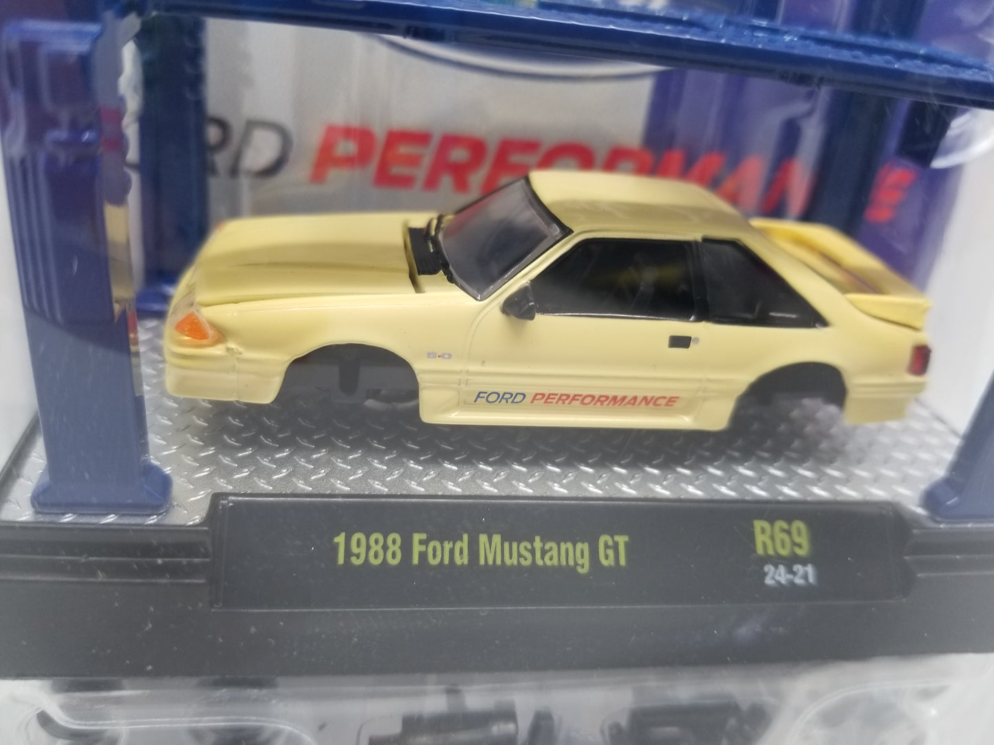 M2 1988 Ford Mustang GT - Model Kit