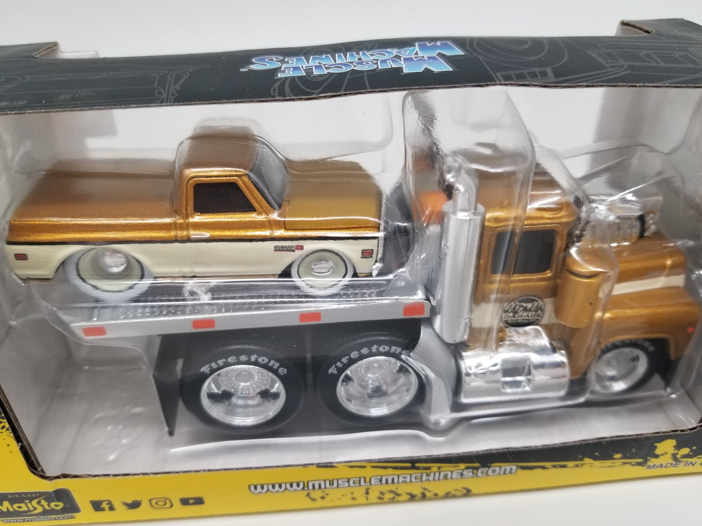 MM #22 - 1980 Mack Flatbed with 1972 Chevrolet C10 Pickup - Copper