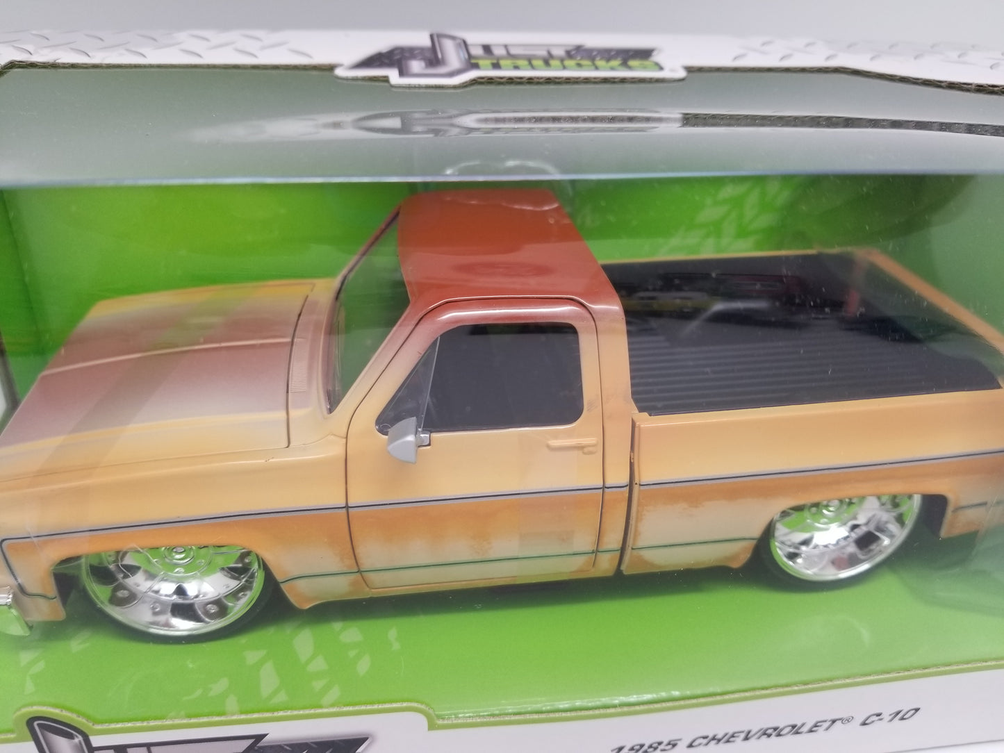 Jada 1:24 scale - 1985 Chevrolet C-10 - Patina Rust