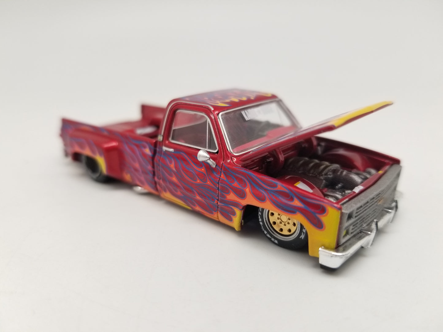 Kaido House 127 Chevrolet Silverado Dually Fire - RED