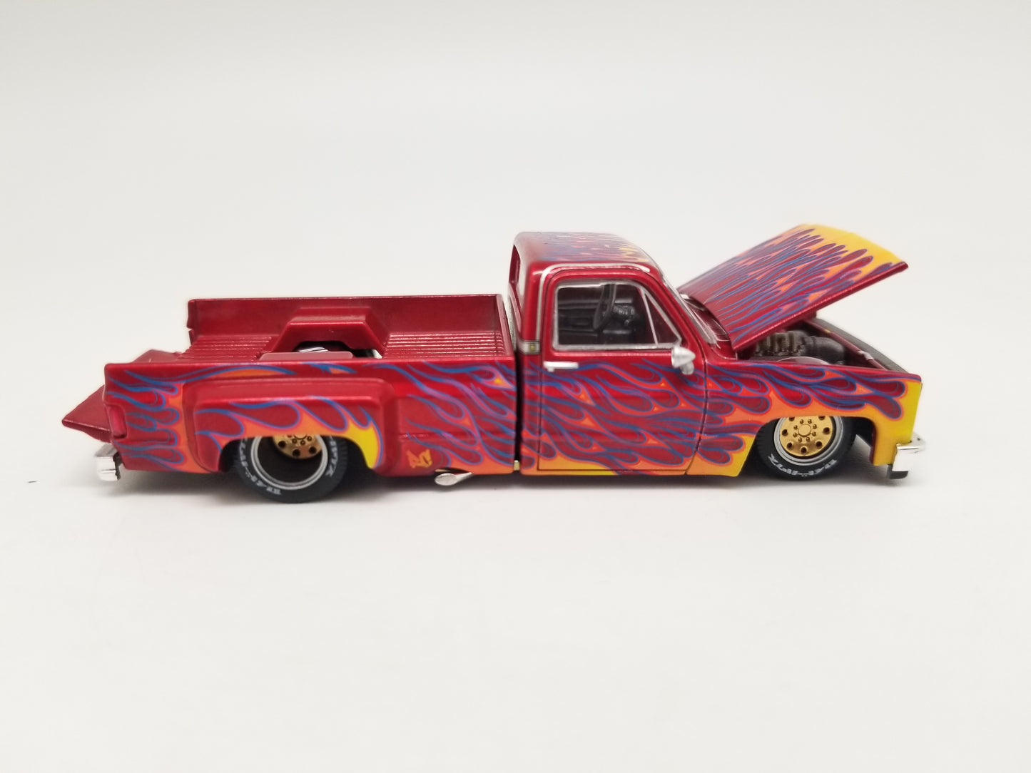 Kaido House 127 Chevrolet Silverado Dually Fire - RED